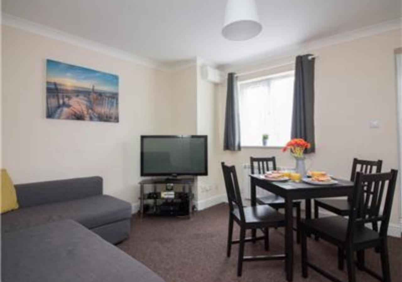 Stayzo Penthouse Accommodation 2- Premier Lodge 南安普敦 外观 照片