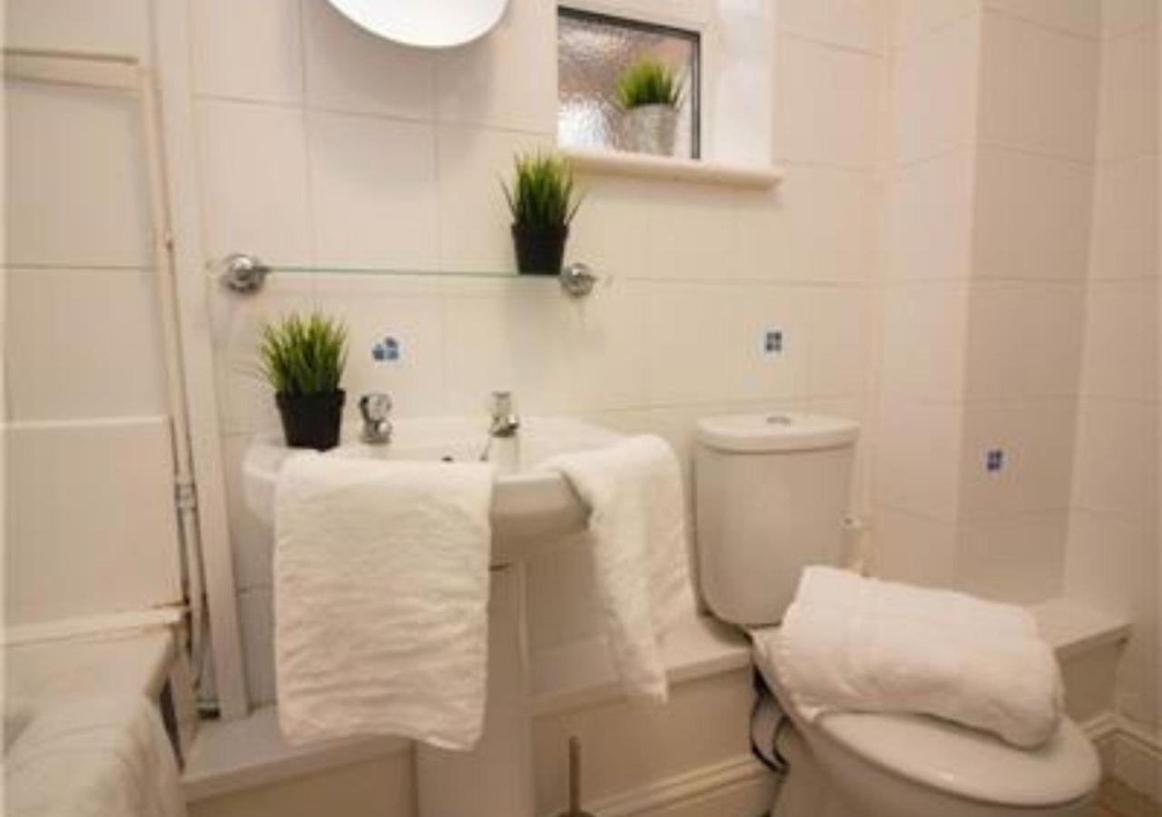 Stayzo Penthouse Accommodation 2- Premier Lodge 南安普敦 外观 照片