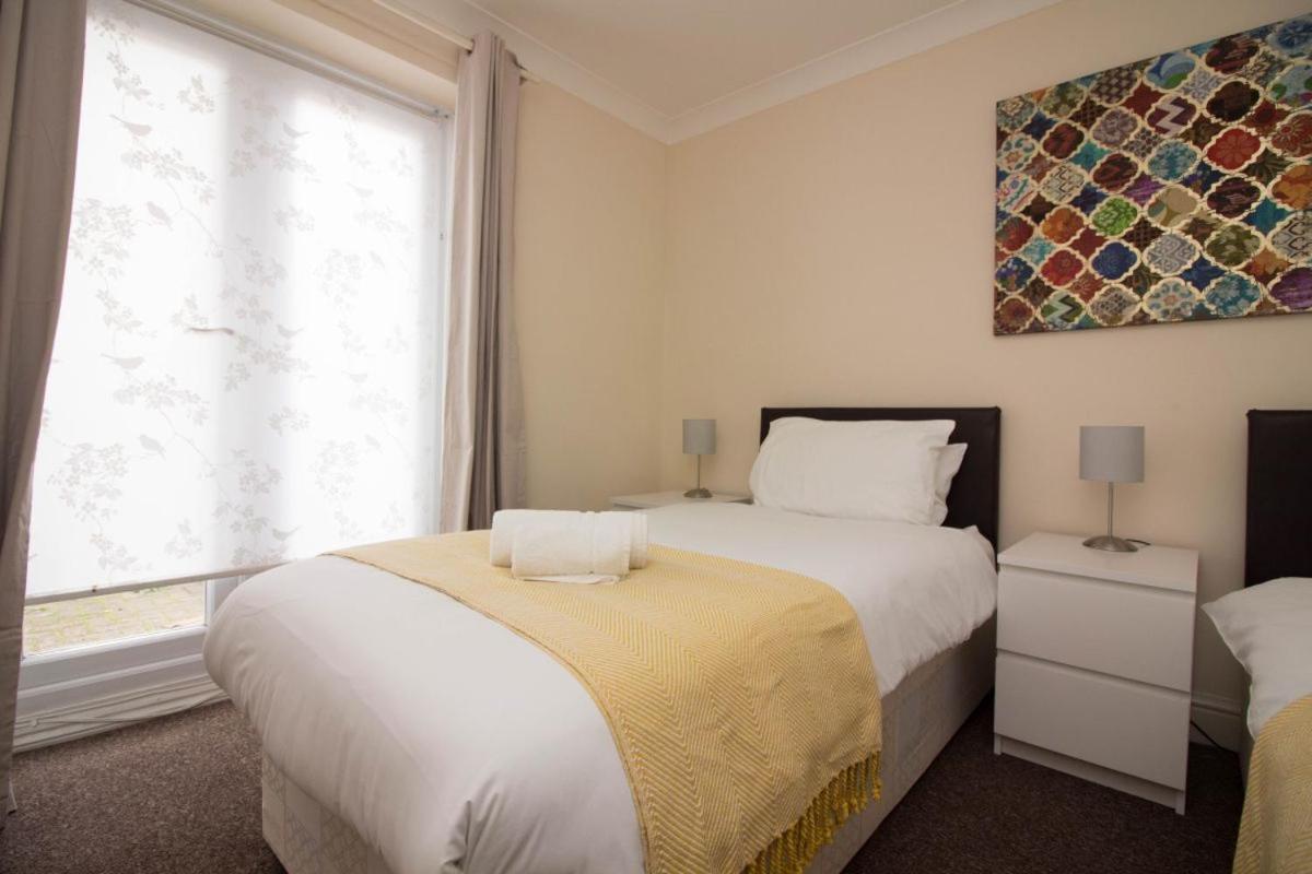 Stayzo Penthouse Accommodation 2- Premier Lodge 南安普敦 外观 照片