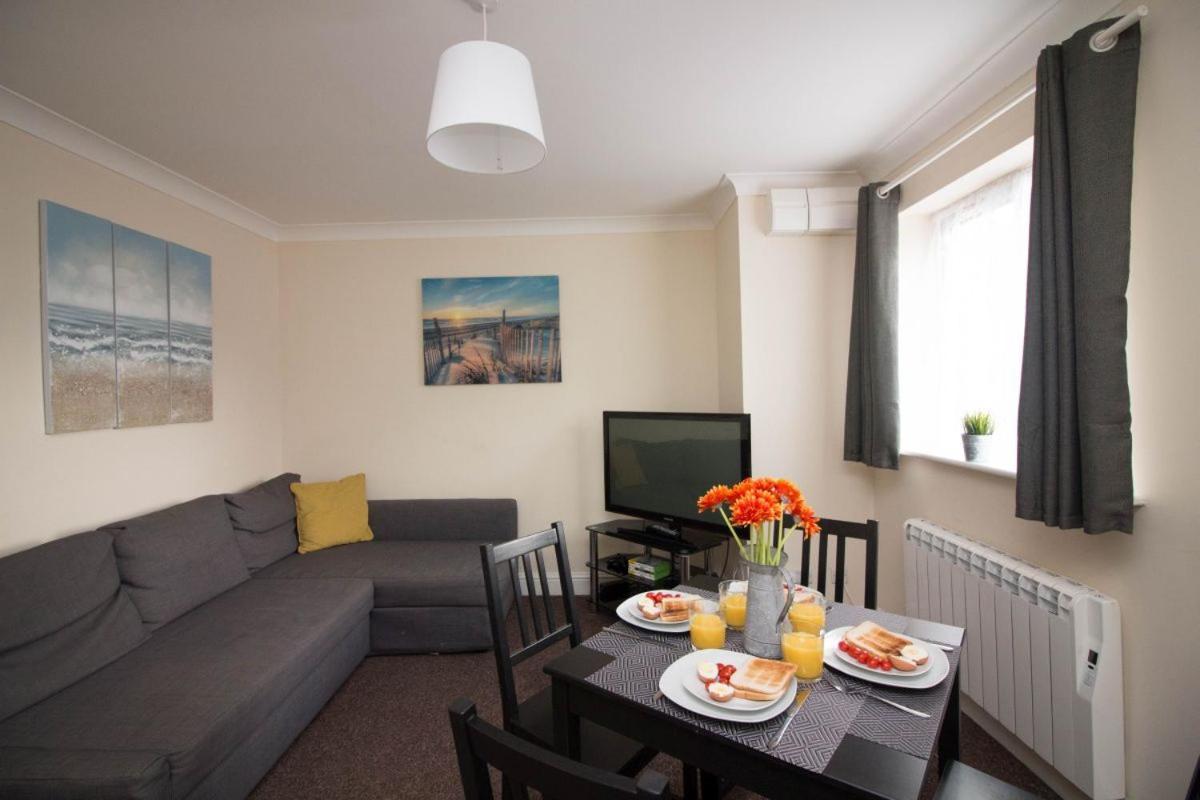 Stayzo Penthouse Accommodation 2- Premier Lodge 南安普敦 外观 照片